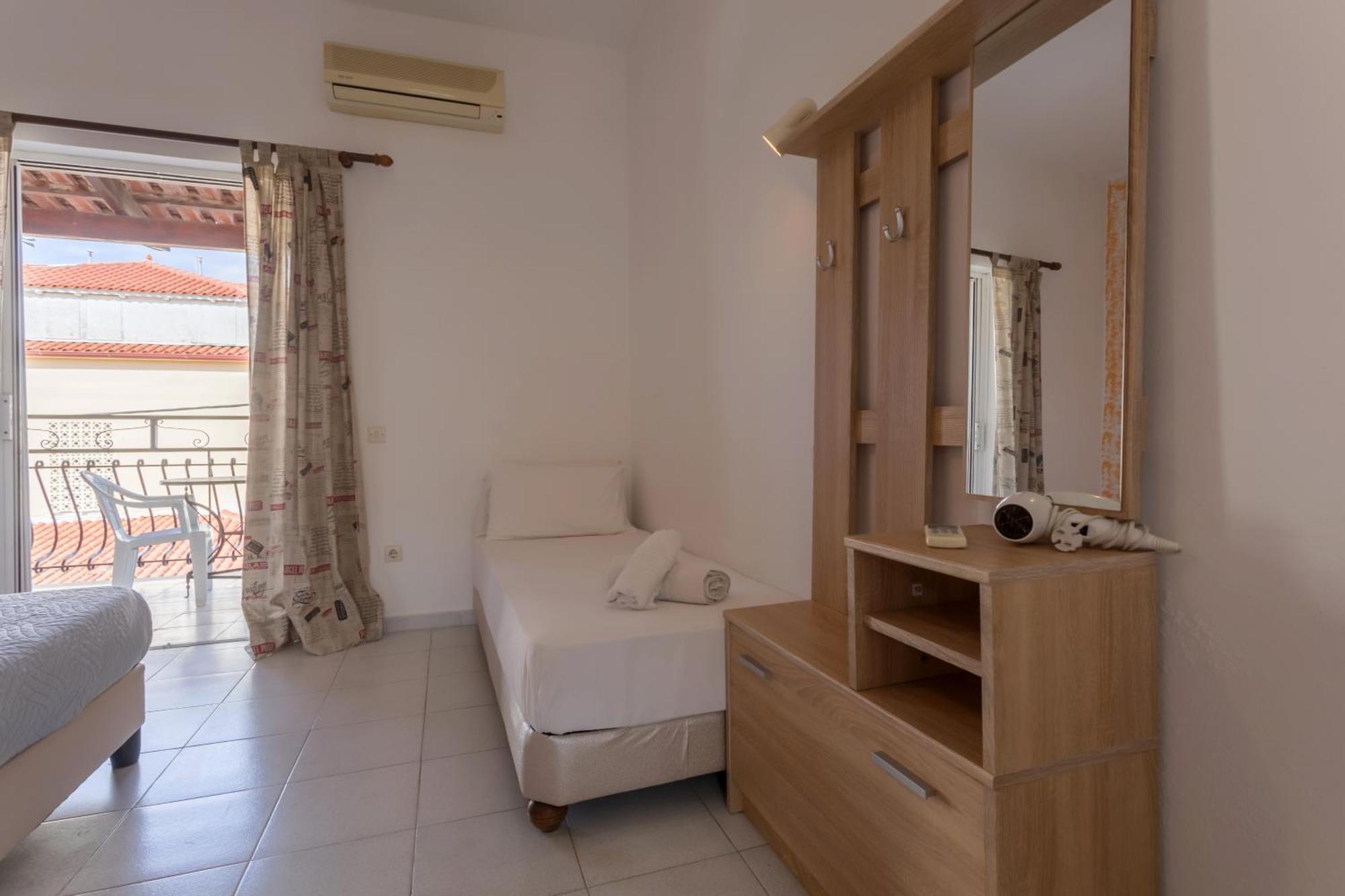 Holidays Studios & Apartments Лаганас Экстерьер фото